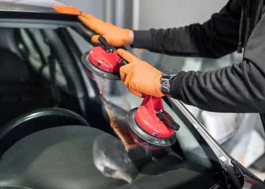 auto windshield replacement